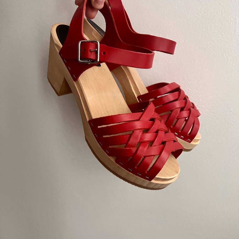 Braided red leather Swedish Hasbeens clogs NWT